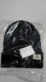 Zara ТРИКОТАЖНАЯ ШАПКА В РУБЧИК С ЭТИКЕТКОЙ Black | 4701/699/800