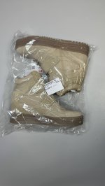 Bershka Высокие кроссовки на танкетке TAUPE | 1506/560/131