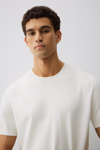 Футболка из тонкой трикотажной ткани SLIM FIT