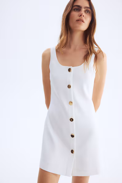 VESTIDO COM BOTõES NA FRENTE