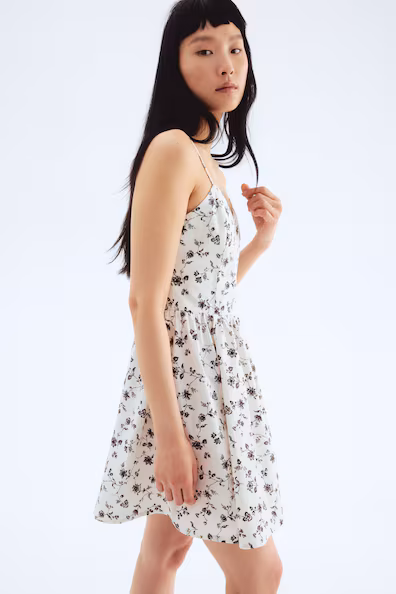VESTIDO EM ALGODãO COM SAIA RODADA