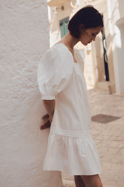 VESTIDO EM POPELINA COM MANGAS TUFADAS
