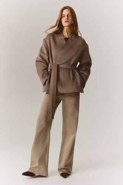 Полупальто с поясом на завязках