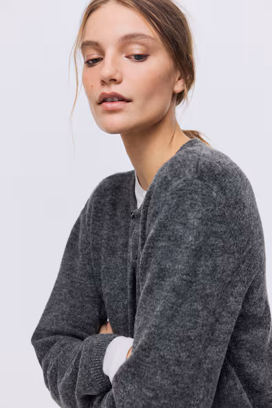 Свитер свободного кроя из легкой ткани- Заказать в России