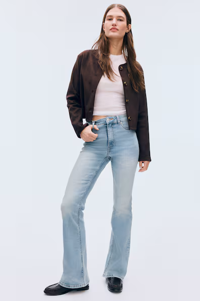 Джинсы с высокой посадкой и расклешенными штанинами- Заказать в России