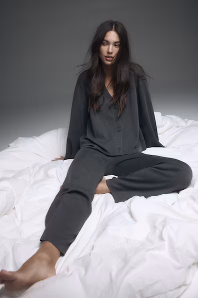 Кардиган из тонкого вязаного полотна