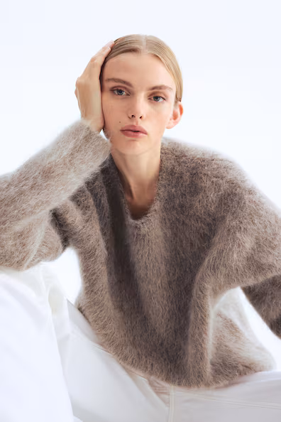 Свитер из смесовой мохеровой пряжи