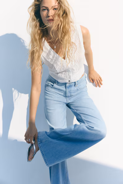 Босоножки на каблуке котенок