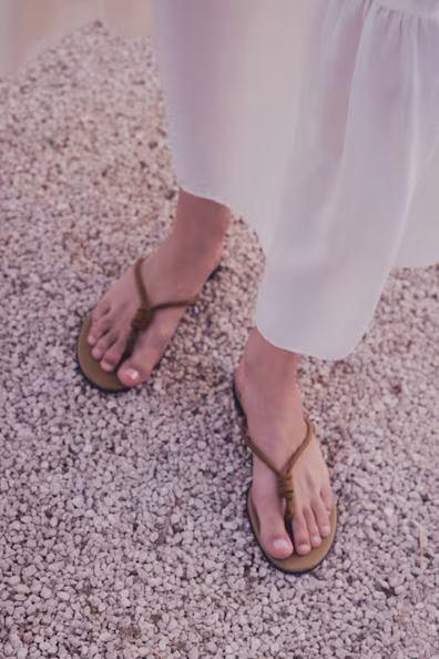 Шлепанцы с узловой деталью- Заказать в России