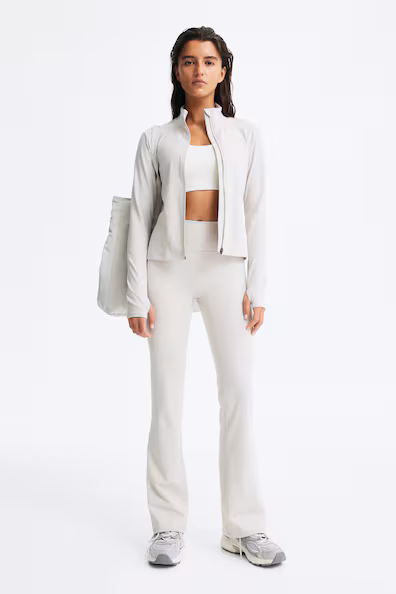 Брюки-леггинсы с расклешенным низом и технологией SOFTMOVE™