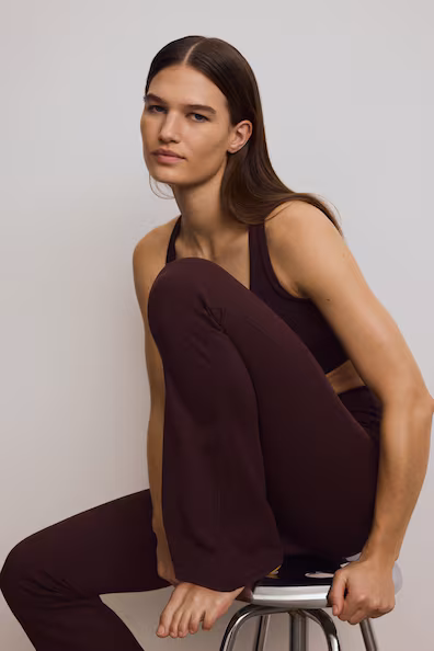 Брюки-леггинсы с расклешенным низом и технологией SOFTMOVE™