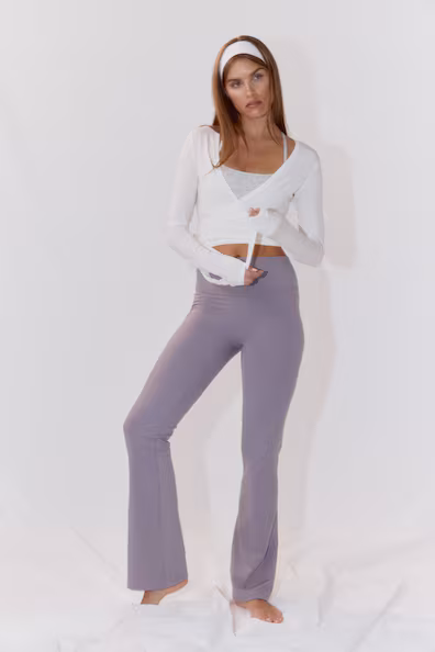 Брюки-леггинсы с расклешенными брючинами с технологией SOFTMOVE™- Заказать в России