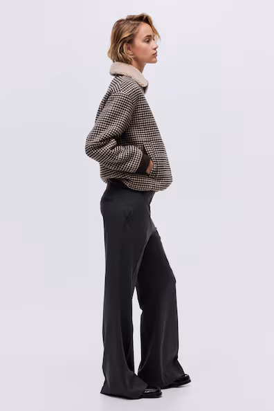 Классические брюки с расклешенным низом- Заказать в России