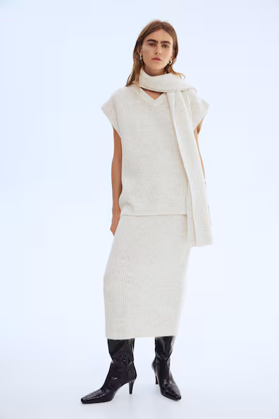 Жилет из трикотажа с воротником-шарфом- Заказать в России