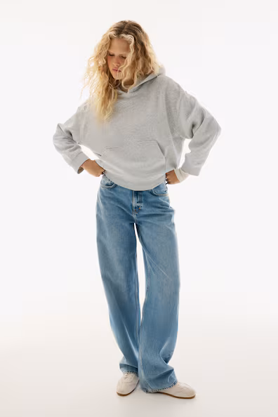 Оверсайз свитшот с капюшоном- Заказать в России