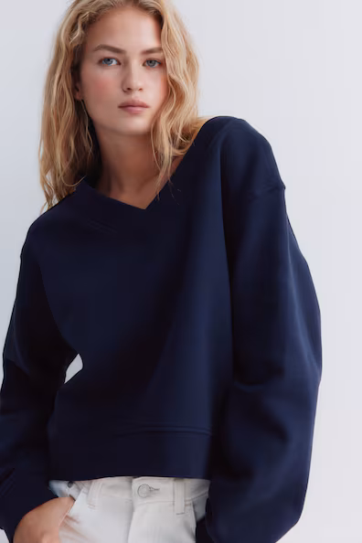 Свитшот с вырезом в форме V- Заказать в России