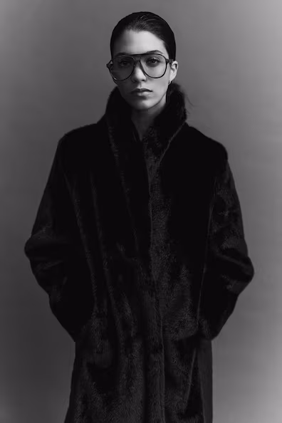 Пушистое пальто с лацканами- Заказать в России