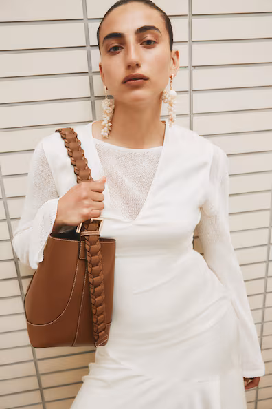 Сумка через плечо с плетёным ремнем