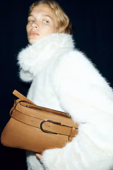 Сумка через плечо с деталью корректируемого ремня