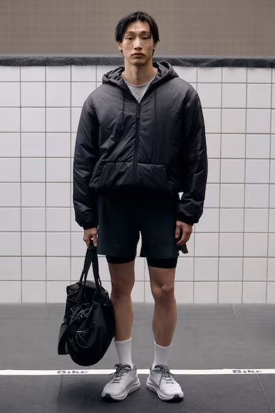 Ветрозащитная и водонепроницаемая куртка