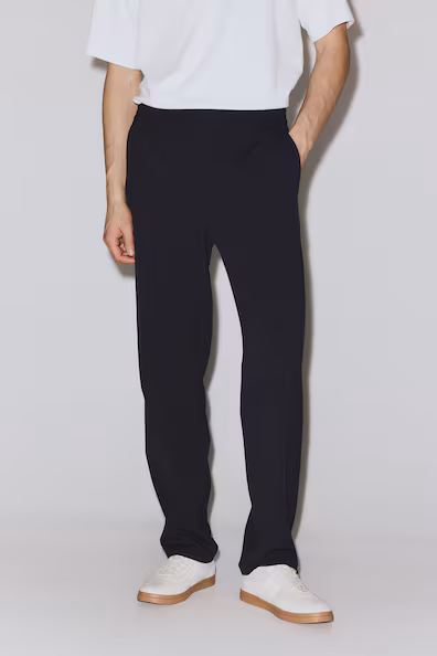 Брюки с карманами из четырехсторонней эластичной ткани REGULAR FIT- Заказать в России