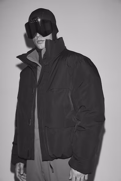 Пуховая спортивная куртка с технологией THERMOMOVE™- Заказать в России