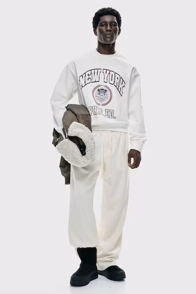 Толстовка свободного кроя