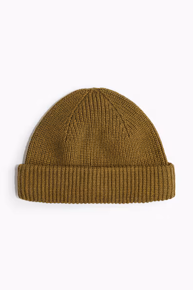 Шапка в рубчик из легкого трикотажа- Заказать в России