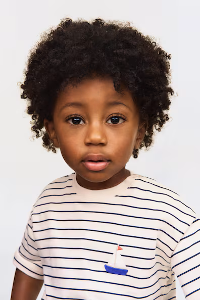 Футболка с вышитым узором- Заказать в России