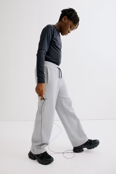 Брюки для спорта с технологией DRYMOVE™, комфортного кроя- Заказать в России