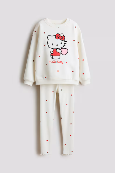 Костюм из свитшота и леггинсов