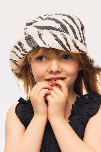 Ведрошапка с распущенным краем- Заказать в России