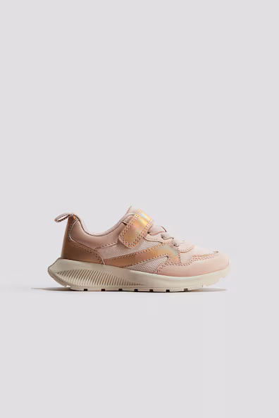 Кроссовки с легкими подошвами- Заказать в России