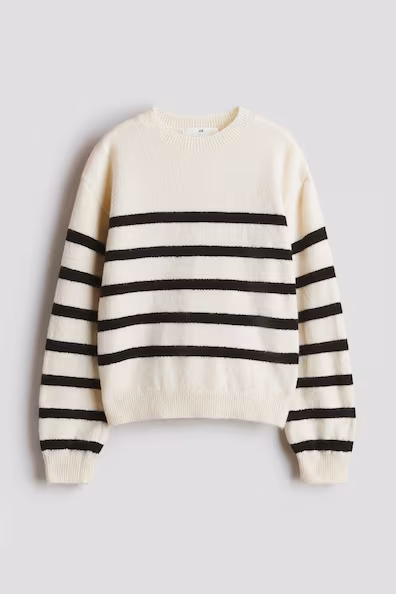 Свитер из легкой ткани