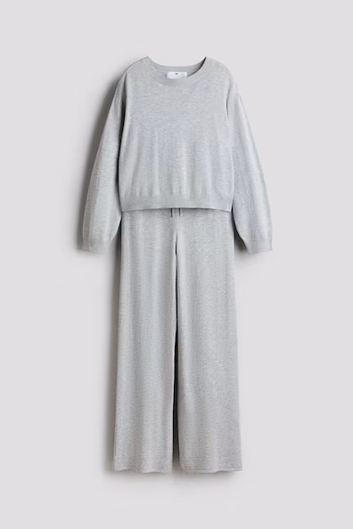 Костюм из 2-х штук из тонкой ткани- Заказать в России