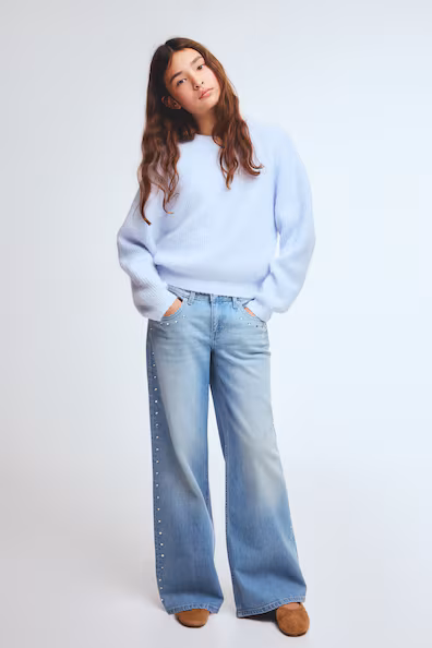 Джинсы свободного кроя с заклепками- Заказать в России