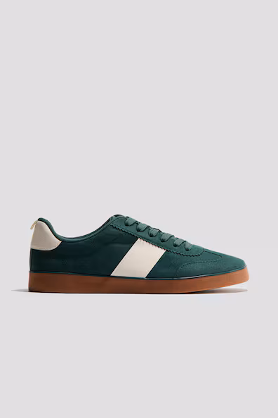 Кроссовки- Заказать в России