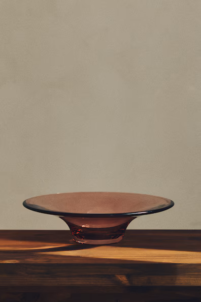 Большой стеклянный бокал