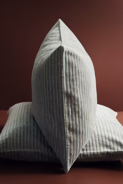 Подушка из бархата