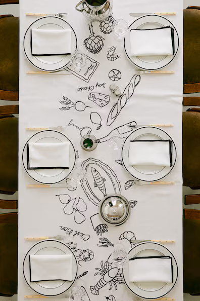 H&M Вышитое полотенце на стол