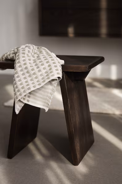 Деревянная скамейка из мангового дерева- Заказать в России