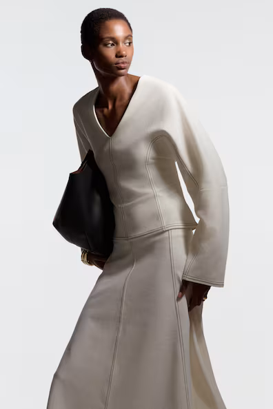 Свитер с V-образным вырезом