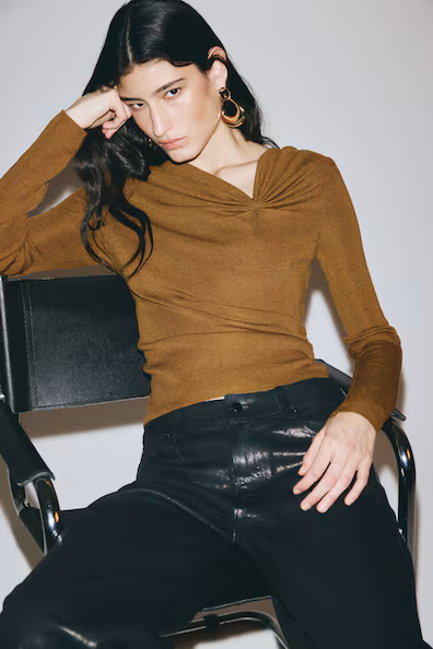 Свитер с драпировкой из вискозного микса- Заказать в России