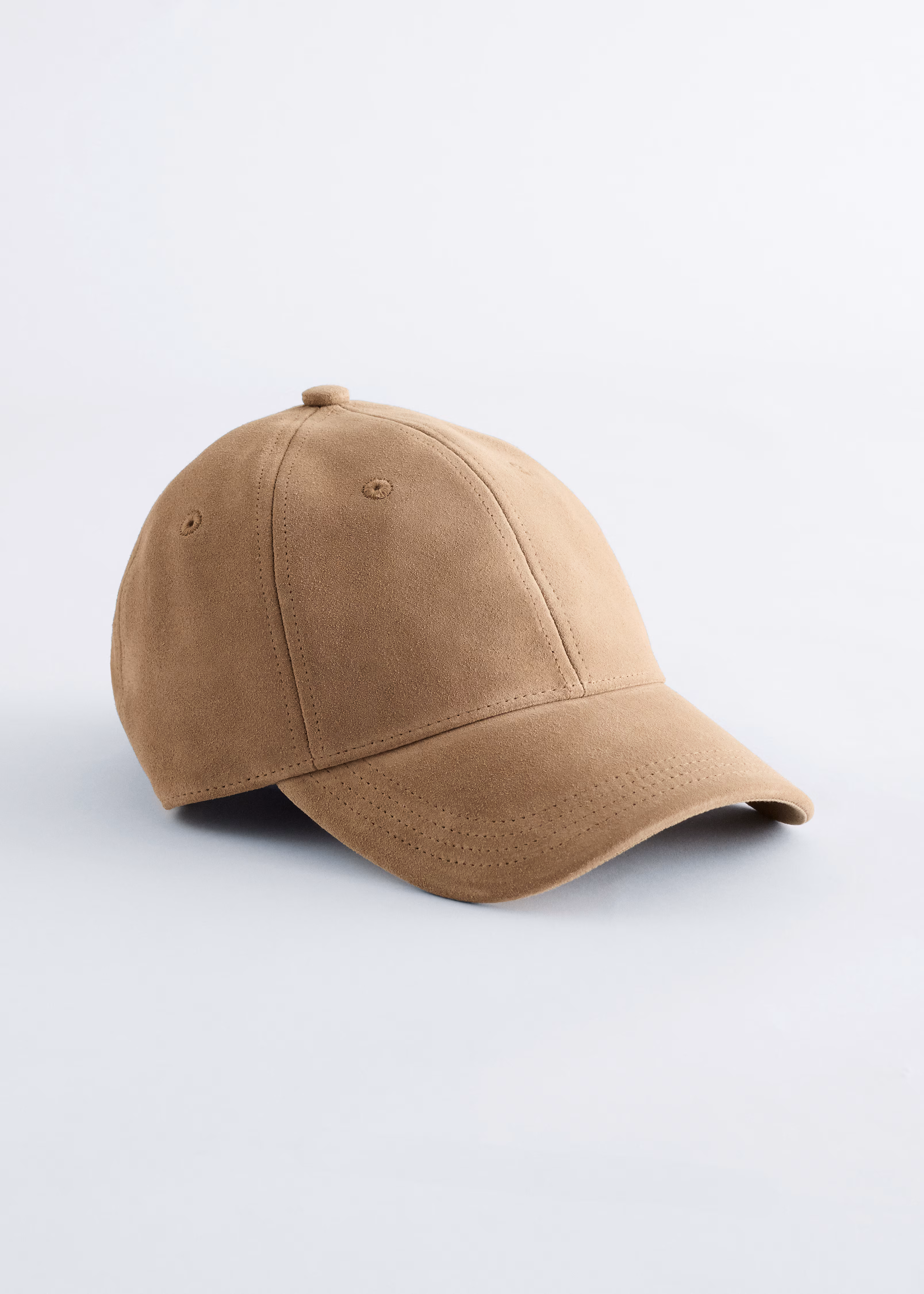 Бейсболка из замши- Заказать в России