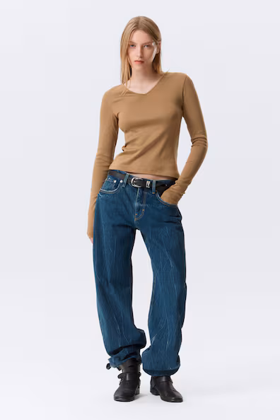 Облегающий топ с длинными рукавами и вырезом лодочкой- Заказать в России