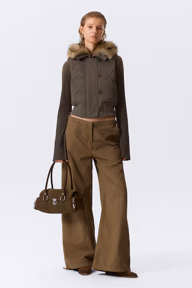 Бомбер съемным капюшоном жилет