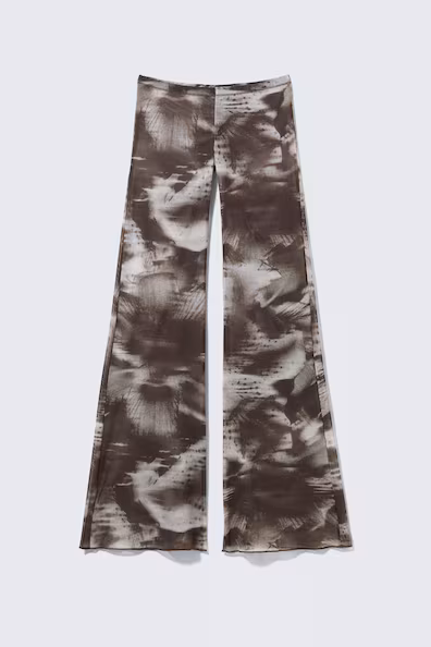 Брюки из трикотажа с расклешенным кроем