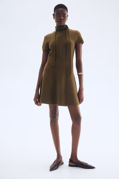 Платье из трикотажа с шарфом- Заказать в России