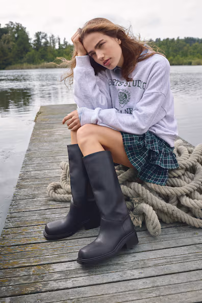 Сапоги до колена на устойчивом каблуке