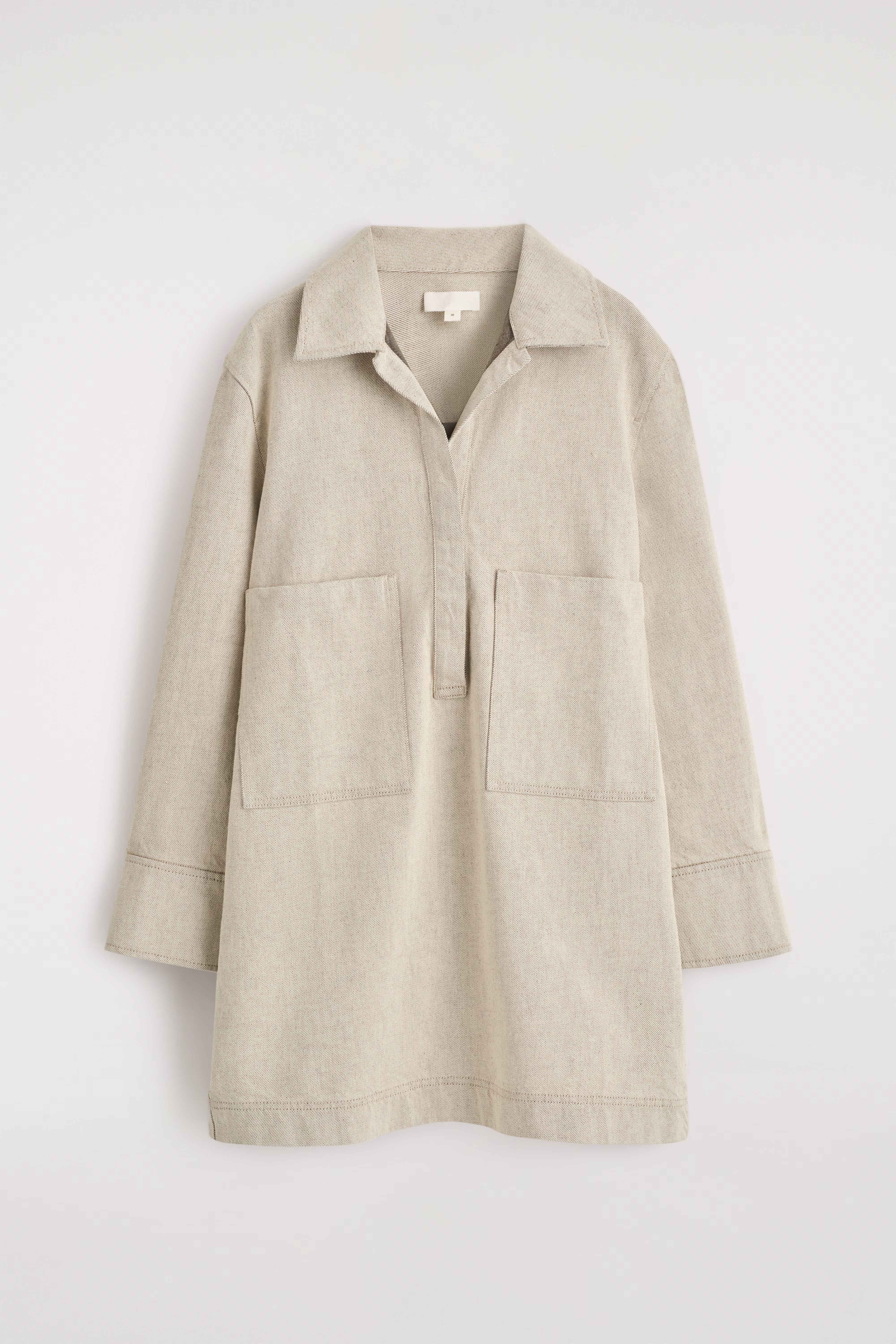 Платье-рубашка из джинсовой ткани с открытым воротником- Заказать в России